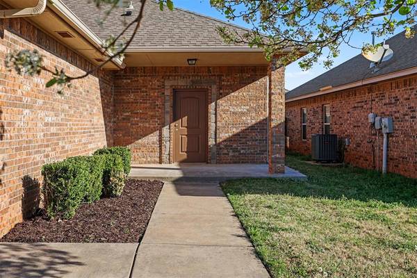8021 NW 159th ST, Edmond, OK 73013