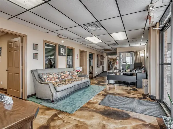 1815 N Kickapoo AVE, Shawnee, OK 74804