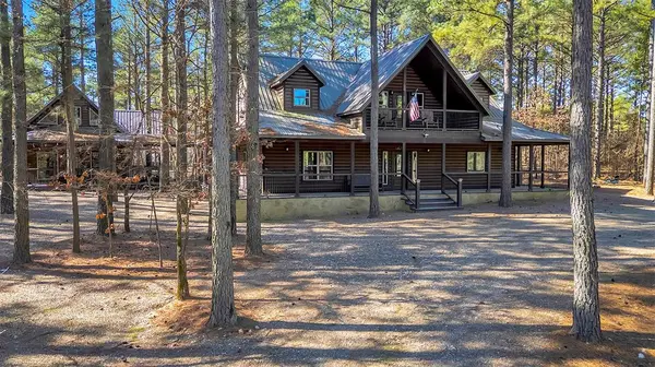 658 Sugar Pine LOOP, Broken Bow, OK 74728