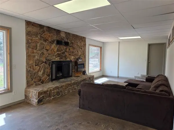 41587 Skelly RD, Asher, OK 74826