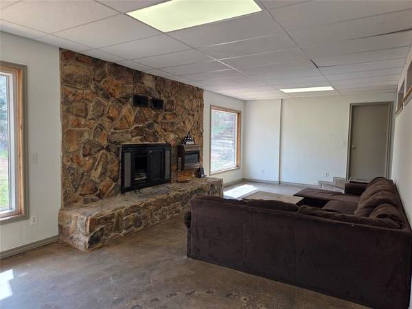 41587 Skelly RD, Asher, OK 74826