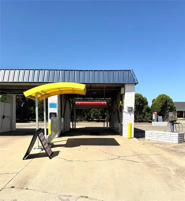 200 S Muskogee AVE, Okmulgee, OK 74447