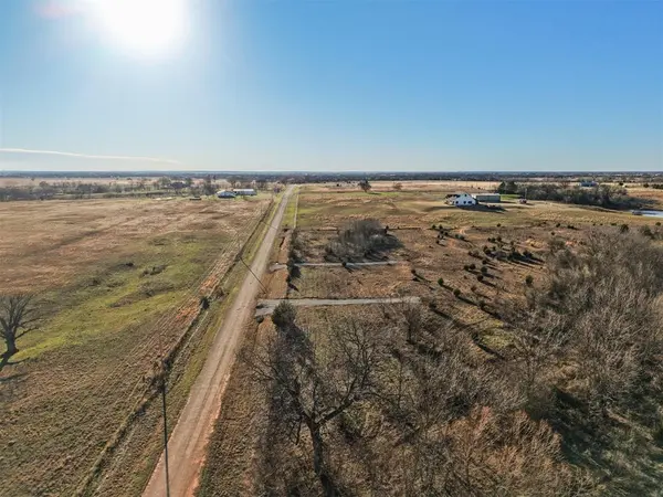 002 York RD, Lexington, OK 73051