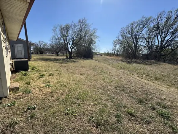 1311 N Dakota AVE, Mangum, OK 73554