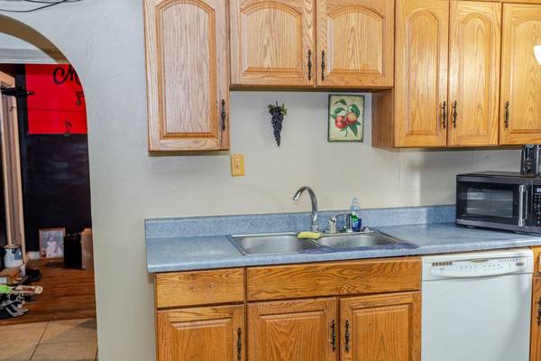 430 S 15th ST, Clinton, OK 73601