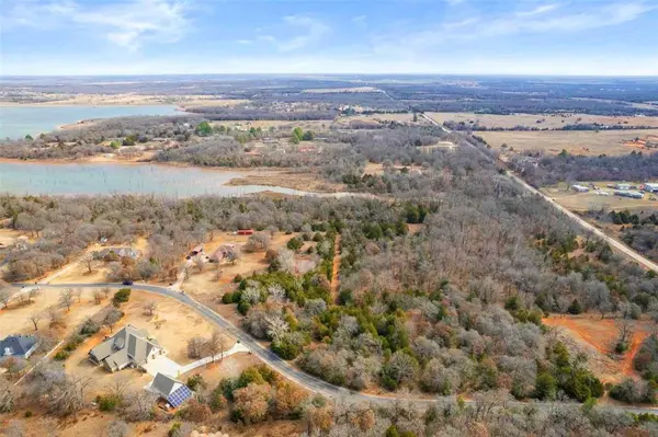 114 Timber Lake DR, Mcloud, OK 74851