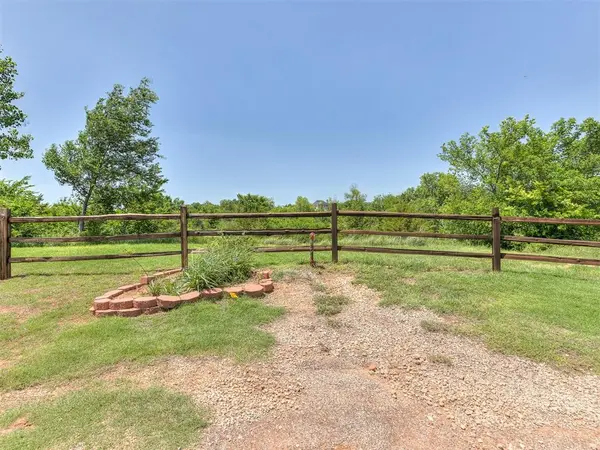 18960 Cashton CT, Goldsby, OK 73093