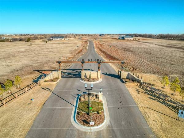 21200 Rush Creek RD, Edmond, OK 73025