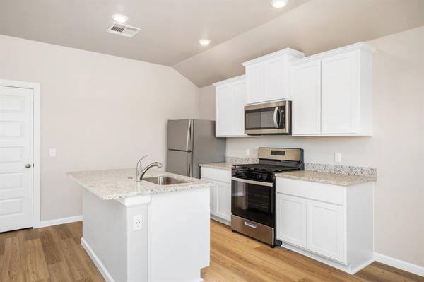 640 Luna WAY, Tuttle, OK 73089