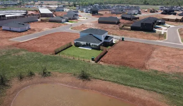18020 Fields DR, Edmond, OK 73012