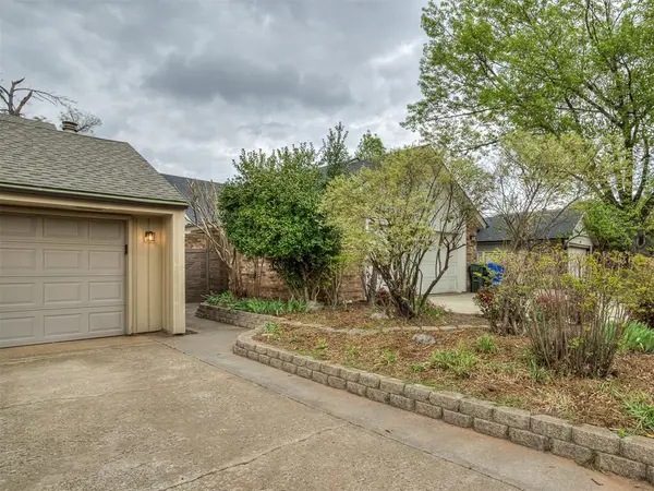 3719 River Oaks DR, Norman, OK 73072