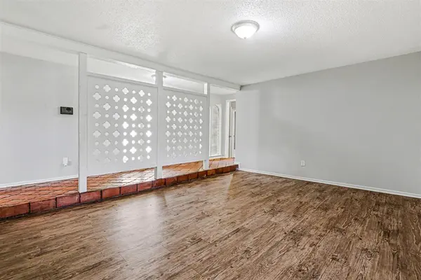 5004 NW 61st PL, Oklahoma City, OK 73122