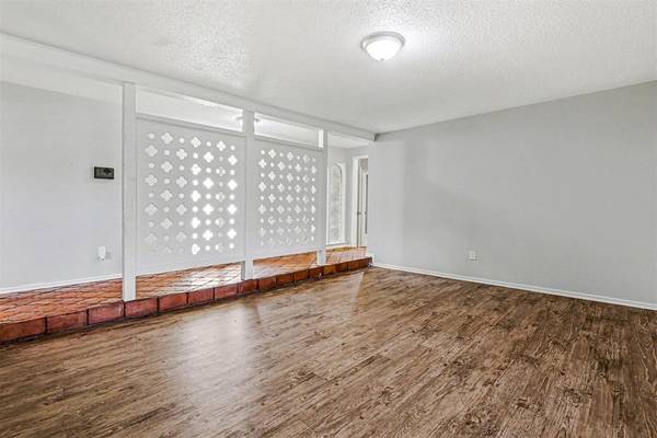 5004 NW 61st PL, Oklahoma City, OK 73122
