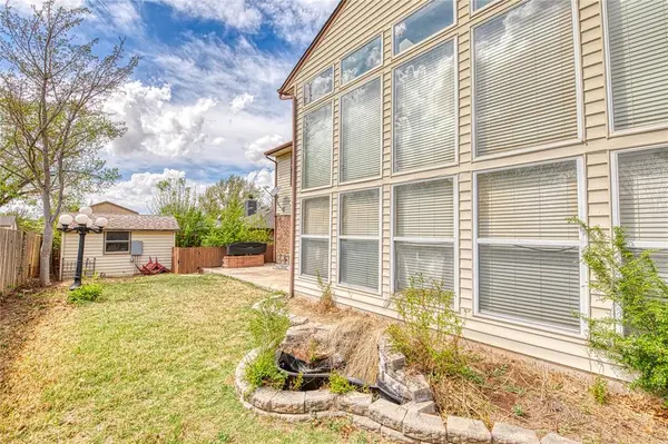 112 Jackson AVE, Weatherford, OK 73096