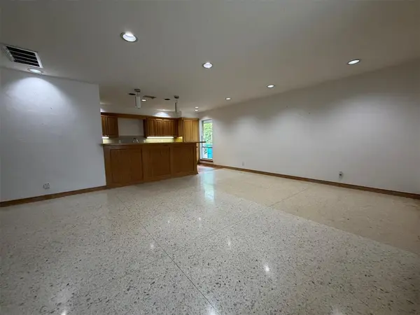 3704 NW 69th ST, Oklahoma City, OK 73116
