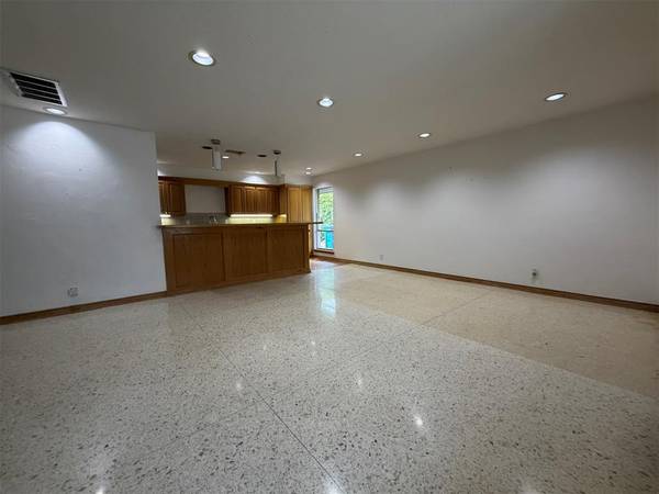 3704 NW 69th ST, Oklahoma City, OK 73116