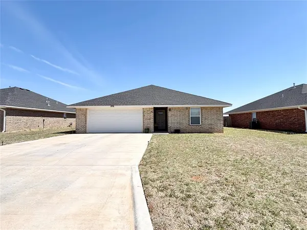 1712 Sommerset PL, Altus, OK 73521
