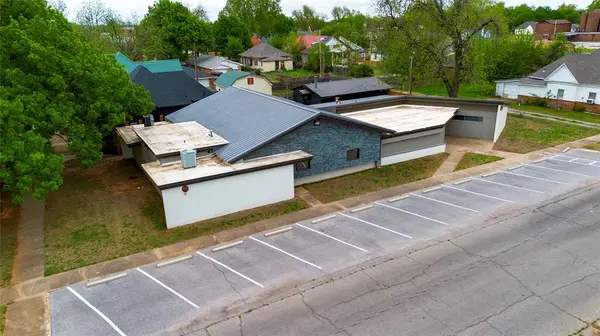 307 S 7th ST, Chickasha, OK 73018