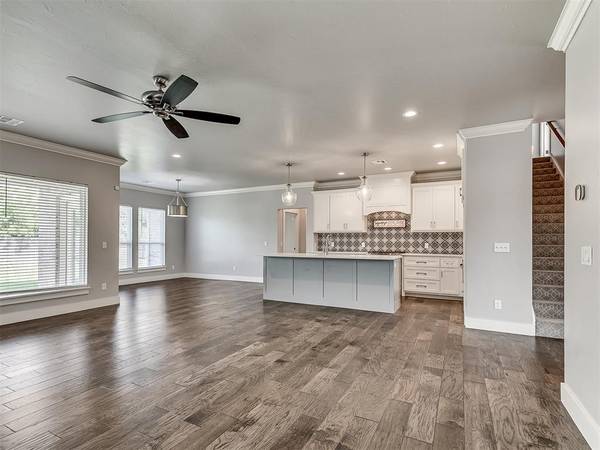 2333 Bretton LN, Edmond, OK 73012