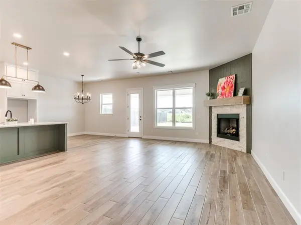 713 Summit Hollow DR, Norman, OK 73071