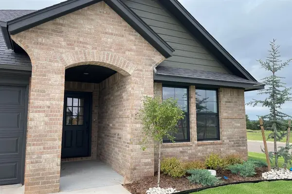 4800 Desert Willow LN, Edmond, OK 73034