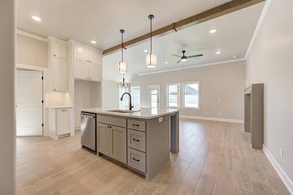 4800 Sand Lily LN, Edmond, OK 73034