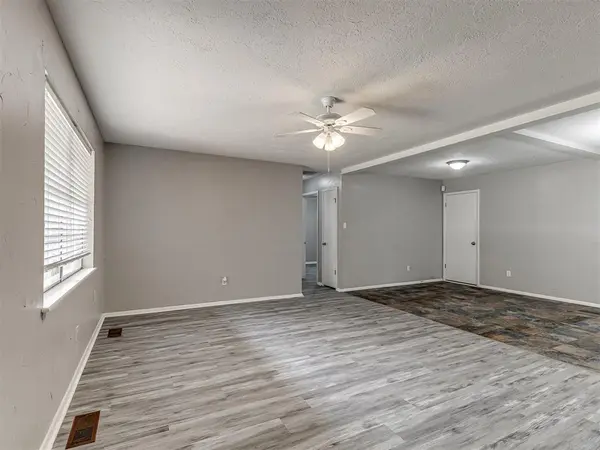 2013 Hardy DR, Edmond, OK 73013