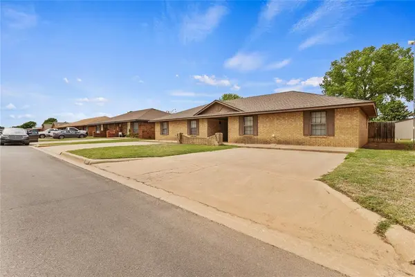 2113 Lynn LN, Weatherford, OK 73096