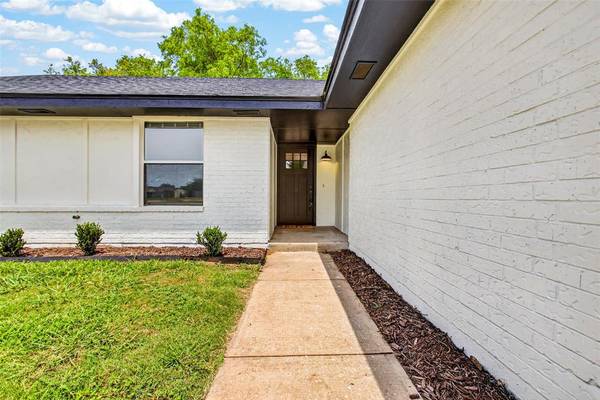 605 Cinnamon DR, Edmond, OK 73003
