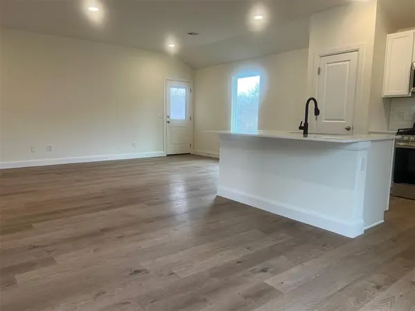 2033 Brush Creek WAY, Newcastle, OK 73065