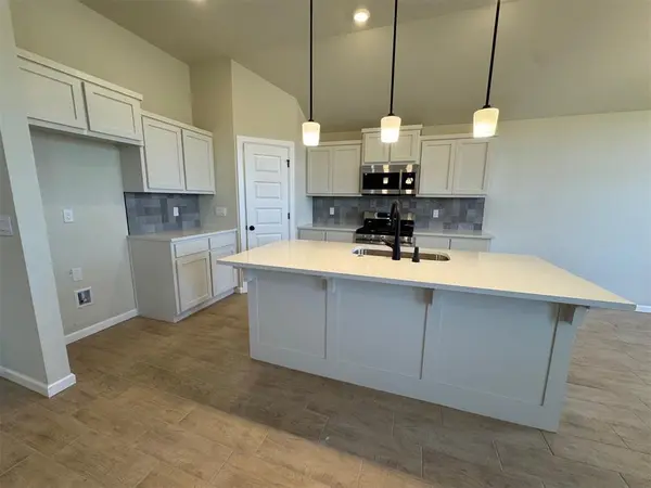 2508 Marsh LN, Midwest City, OK 73130