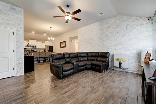 11652 SW 12th ST, Yukon, OK 73099