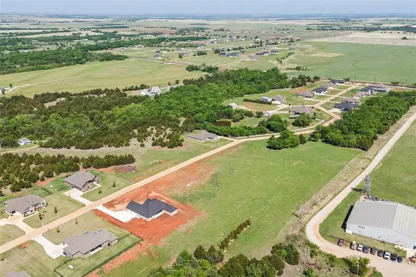 9489 Regado CT, Guthrie, OK 73044
