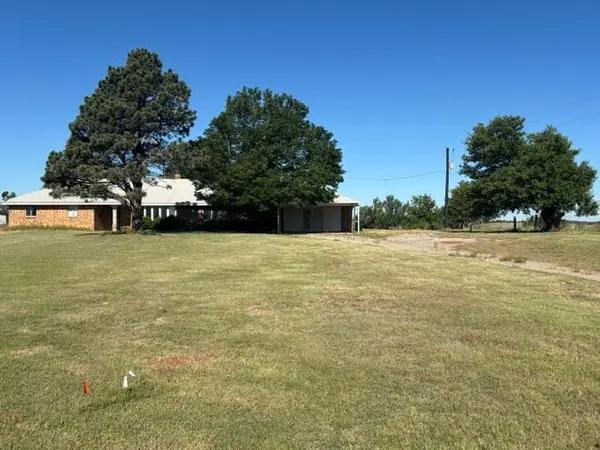 16056 S Watertower RD, Binger, OK 73009