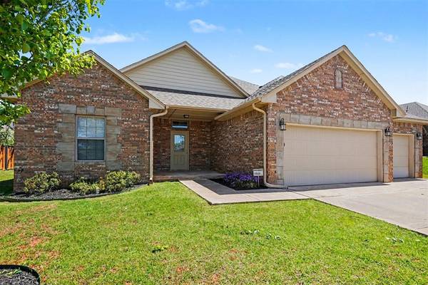 2400 Bretton LN, Edmond, OK 73012
