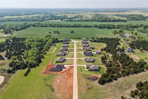 9524 Regado CT, Guthrie, OK 73044