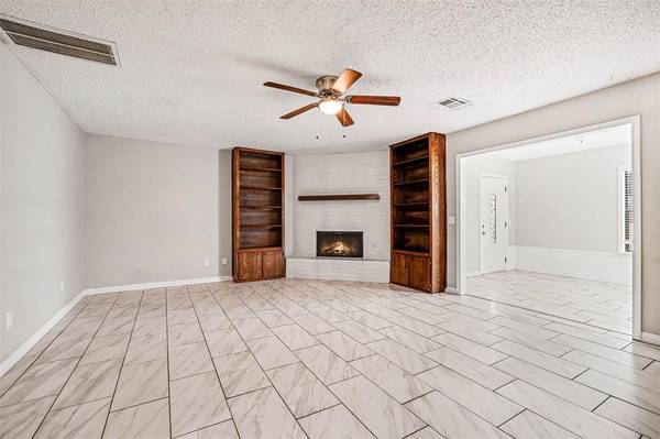 3821 W Oakcliff DR, Oklahoma City, OK 73135