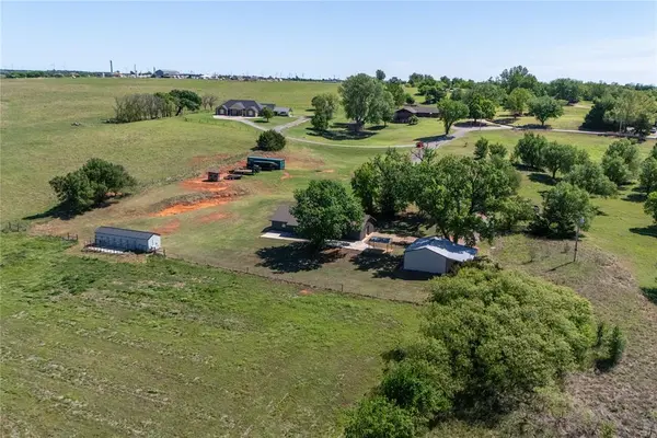 118 E Sugar Creek DR, Binger, OK 73009
