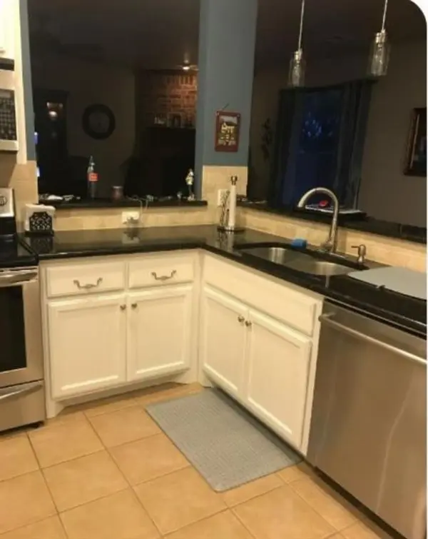8039 Lindsay LN, Edmond, OK 73025