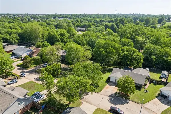 2409 Weatherford DR, Norman, OK 73071