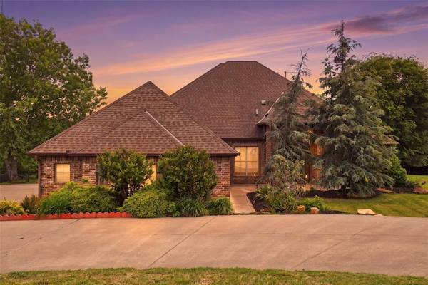 4608 Riata CIR, Tuttle, OK 73089