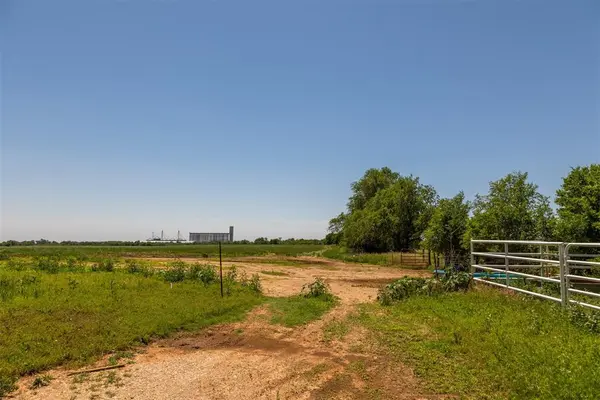 3025 Breckenridge RD, Enid, OK 73701