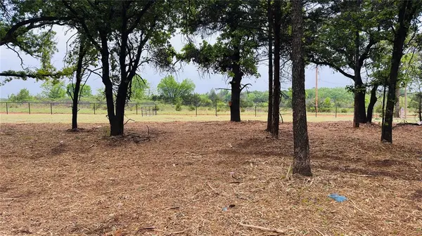 5928 Crest DR, Guthrie, OK 73044