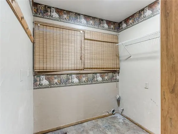 108 Saint Charles PL, Chickasha, OK 73018