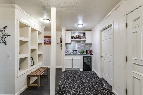 932 Hampton CIR, Yukon, OK 73099