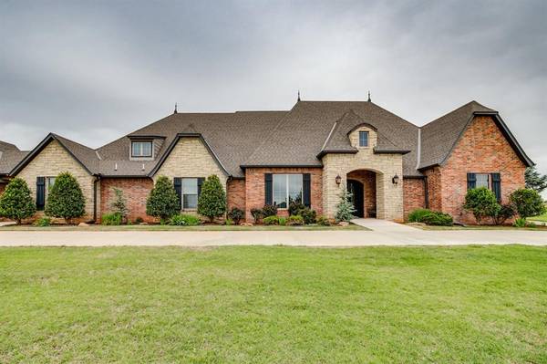 10901 Secretariat DR, Mustang, OK 73064