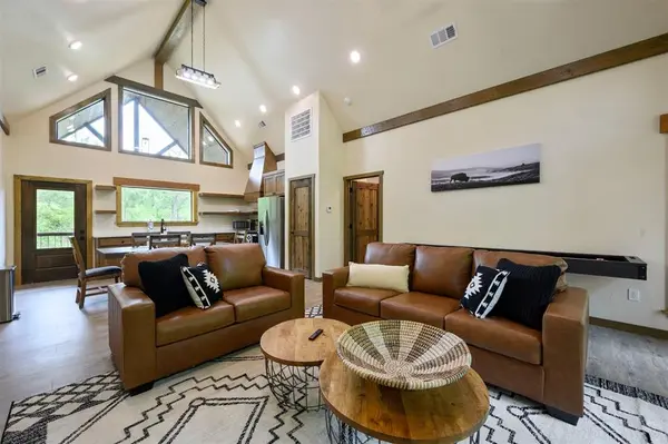 221 Red Holly TRL, Broken Bow, OK 74728