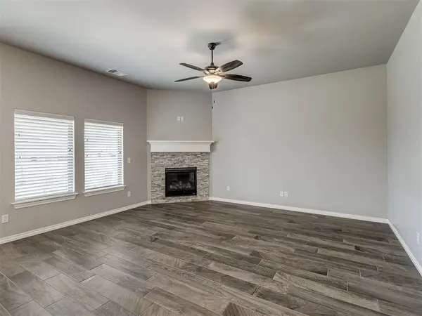 12316 SW 31st ST, Yukon, OK 73099