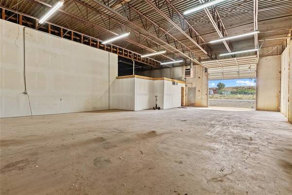 1500 S 14th ST, Clinton, OK 73601