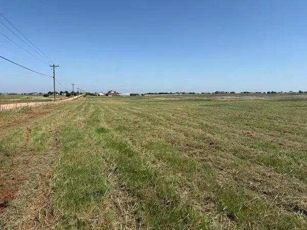 N Sara RD, Piedmont, OK 73078